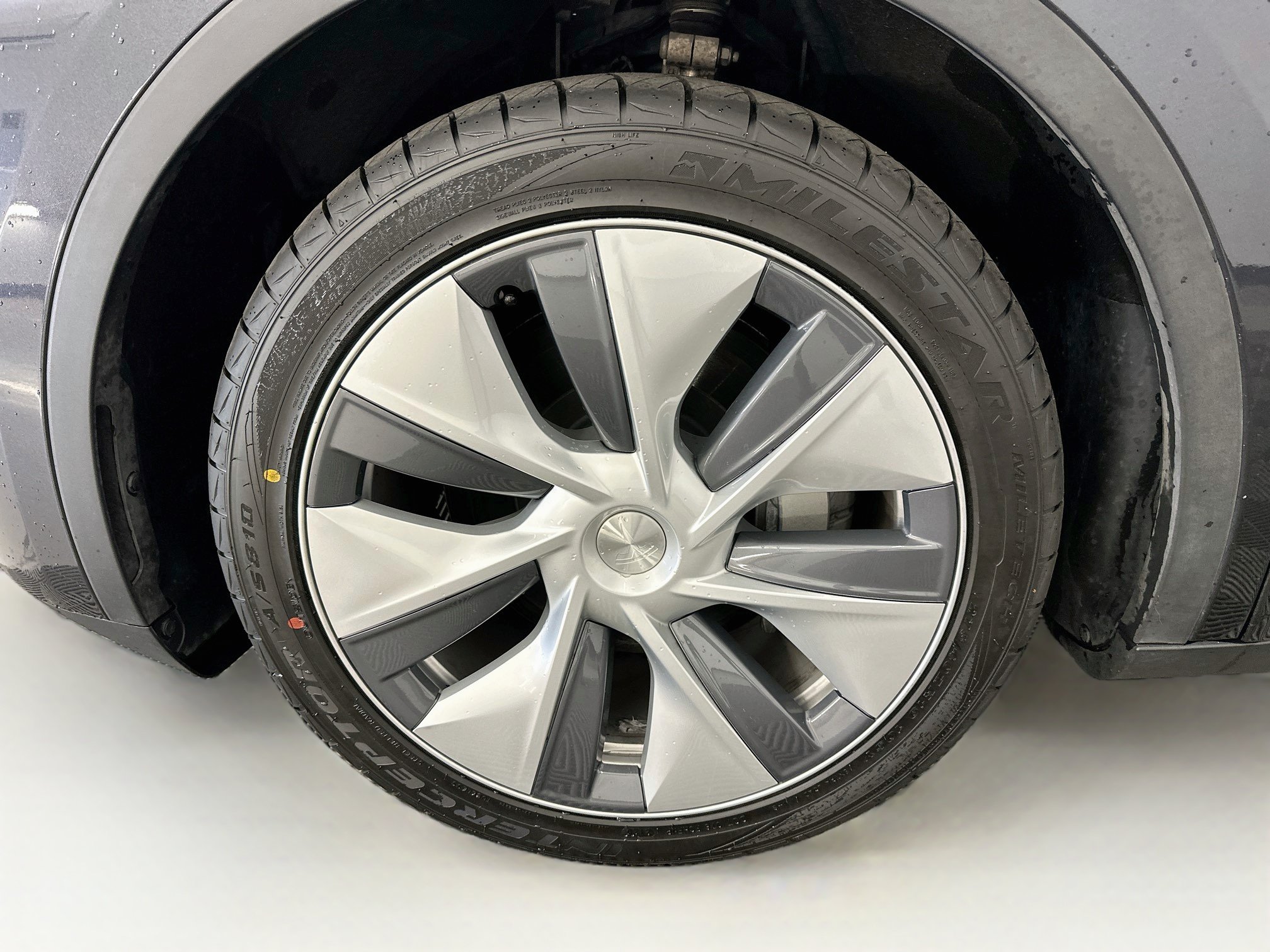 Used 2024 Tesla Model Y Long Range AWD/4WD image 35