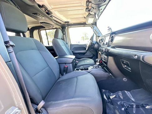 Used 2020 Jeep Gladiator Sport w/ Quick Order Package 24S image 27