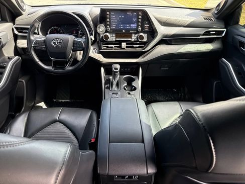 Used 2021 Toyota Highlander XSE AWD/4WD image 26
