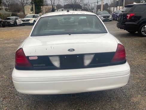 Used 2008 Ford Crown Victoria Police Interceptor image 4
