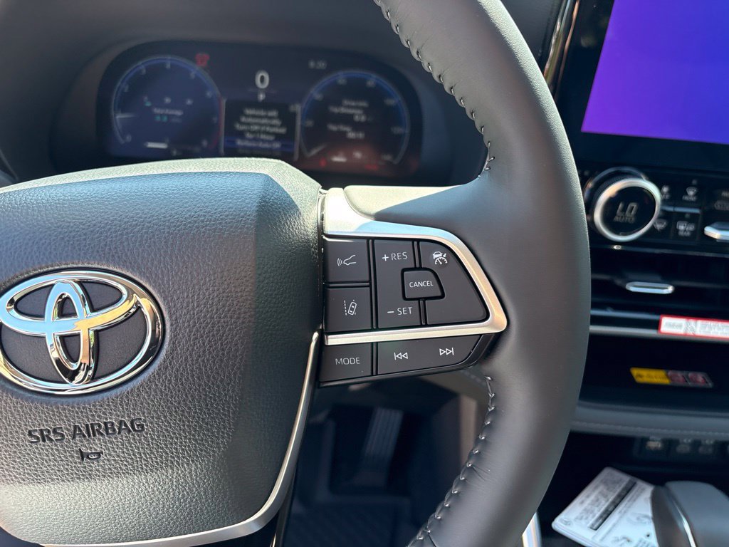 Certified 2026 Toyota Highlander Platinum AWD/4WD image 25
