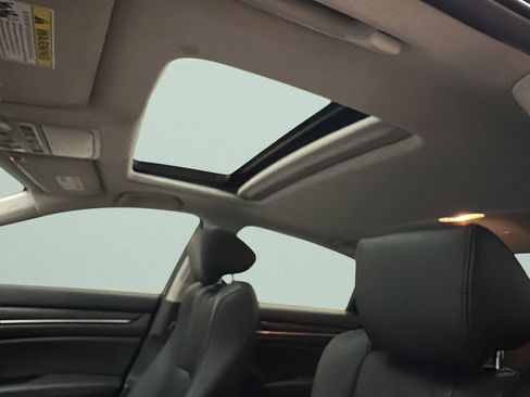 Certified 2019 Honda Accord Touring image 14