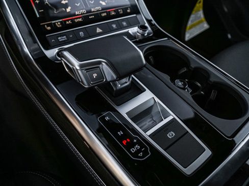 Used 2025 Audi Q7 3.0T Premium Plus image 9