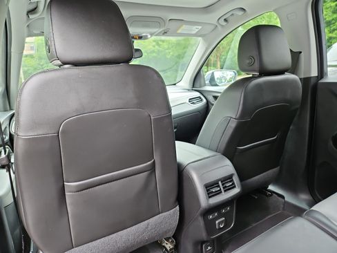 Used 2019 Chevrolet Equinox Premier FWD image 20