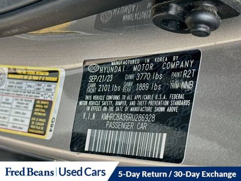 Used 2024 Hyundai Venue SEL FWD image 25