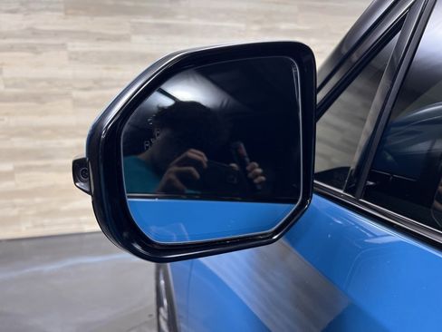 Used 2025 Rivian R1T Adventure image 25