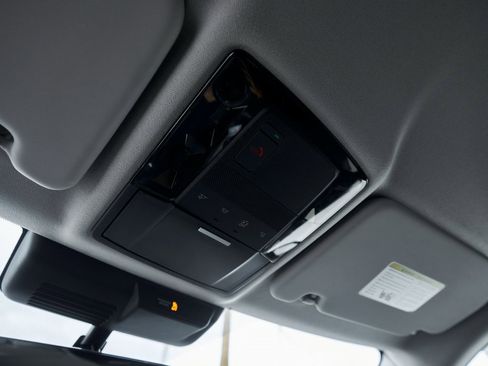 Used 2025 Mitsubishi Outlander ES image 65