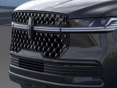 New 2026 Lincoln Navigator L Black Label AWD/4WD image 19