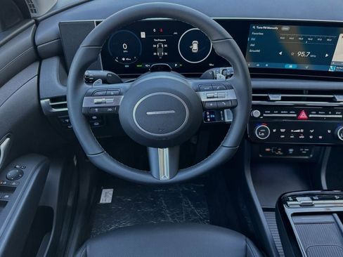 Used 2025 Hyundai Tucson SEL image 12