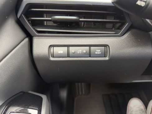 Used 2023 Nissan Altima 2.5 SR FWD image 18