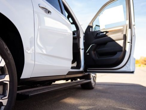 New 2026 Chevrolet Suburban High Country image 17