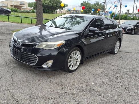 Used 2013 Toyota Avalon Limited FWD image 3