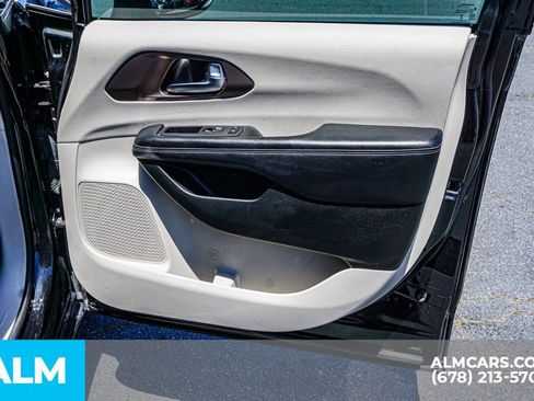 Used 2023 Chrysler Voyager LX FWD image 55