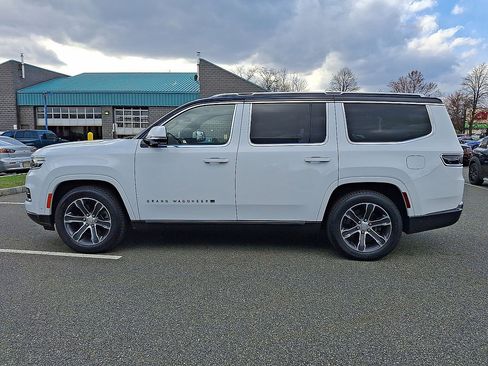 Used 2022 Jeep Grand Wagoneer Series I w/ Flexible Seating Group AWD/4WD image 5
