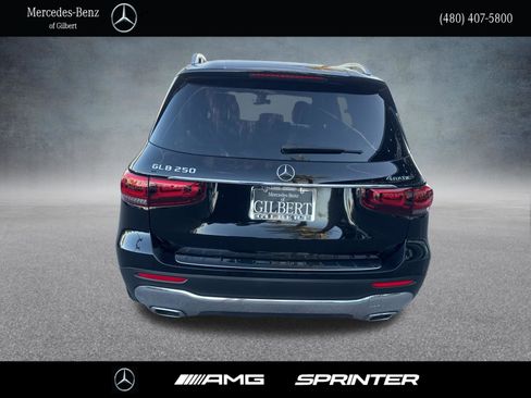 Used 2021 Mercedes-Benz GLB 250 4MATIC image 4