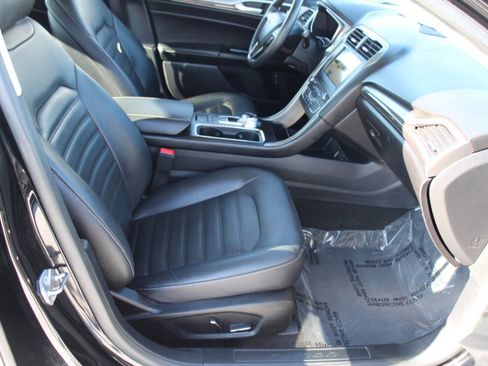 Used 2018 Ford Fusion Energi SE image 19