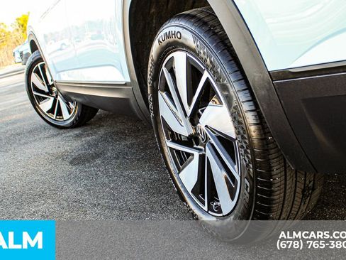 Used 2025 Volkswagen Atlas SE image 15