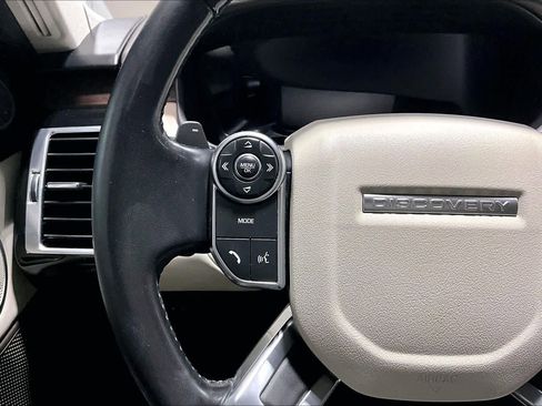 Used 2018 Land Rover Discovery HSE Luxury image 24