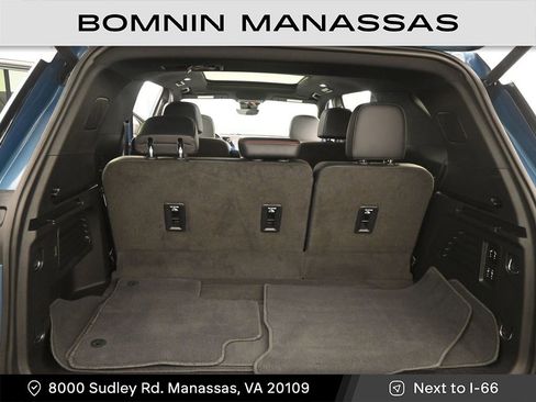 Used 2024 Chevrolet Traverse RS image 12