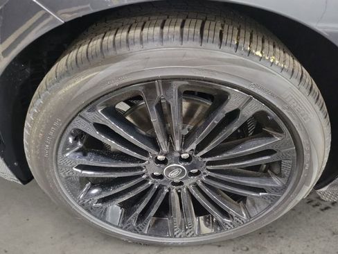 New 2026 Land Rover Range Rover Velar Dynamic SE image 9