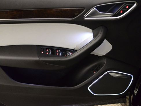 Used 2015 Audi Q3 2.0T Prestige image 25