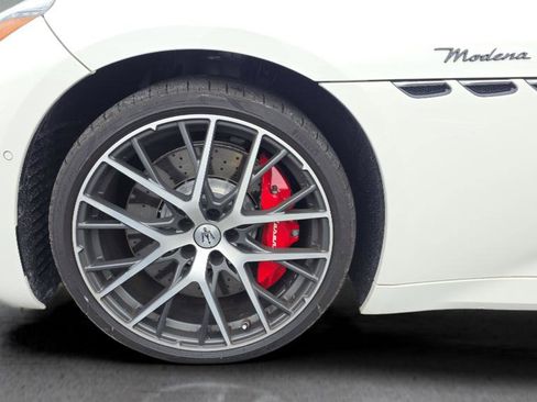 Certified 2024 Maserati GranTurismo Modena image 16