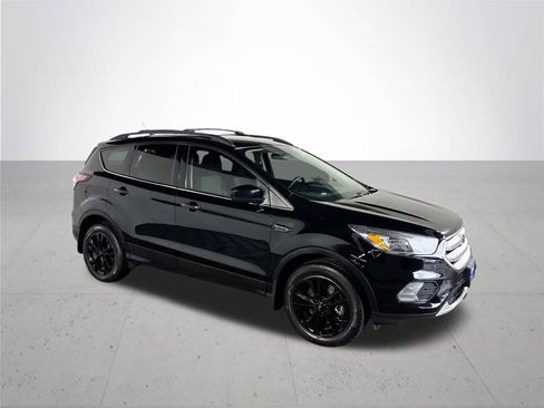 Used 2017 Ford Escape SE image 4