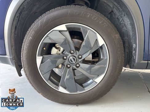 Used 2024 Nissan Rogue SV image 28
