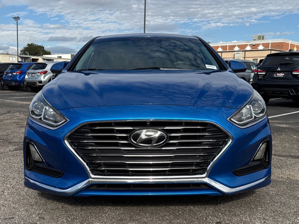 Used 2018 Hyundai Sonata SE FWD image 2