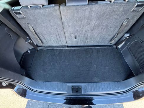 Used 2025 Toyota Highlander LE image 33