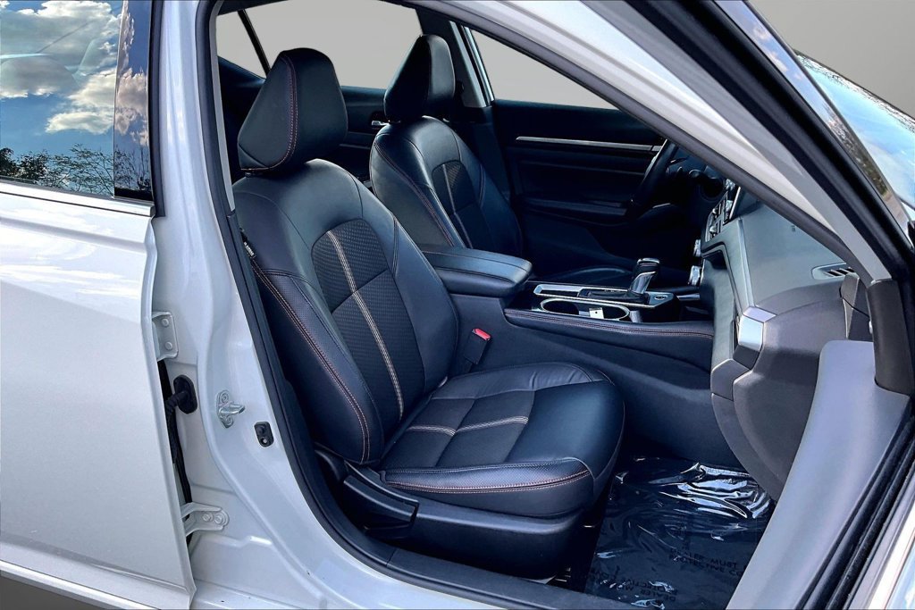 Used 2024 Nissan Altima 2.5 SR FWD image 34