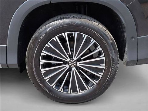 Used 2025 Volkswagen Tiguan S w/ 18" Wheel Package AWD/4WD image 29