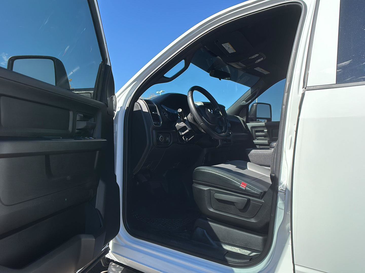 Used 2024 RAM 3500 Tradesman w/ Chrome Appearance Group AWD/4WD image 2