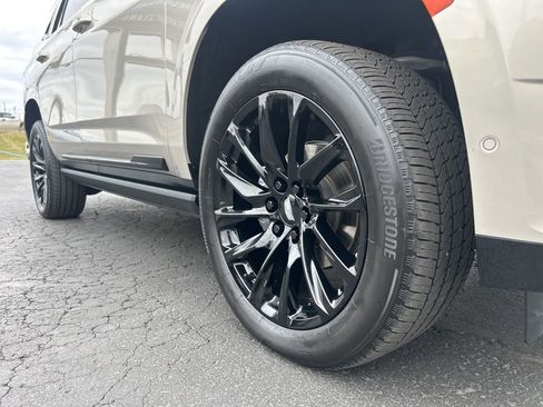 Used 2024 Cadillac Escalade Sport Platinum w/ LPO, ONYX Package image 11