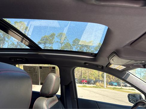 Used 2022 Chevrolet Equinox RS w/ RS Leather Package image 10