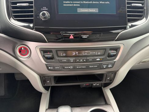 Used 2019 Honda Pilot EX image 17