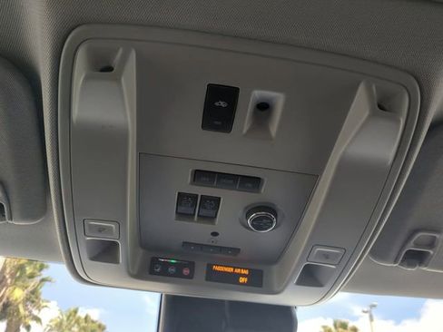 Used 2020 Cadillac Escalade ESV Luxury image 25