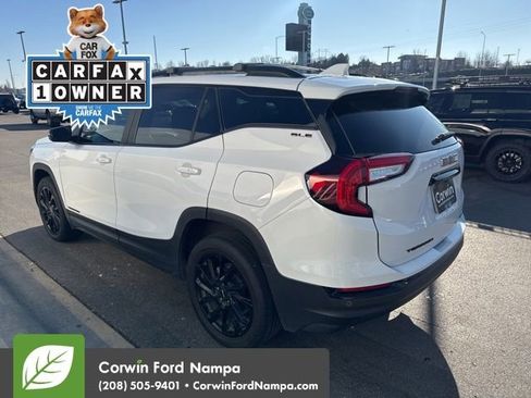 Used 2023 GMC Terrain SLE w/ Driver Convenience Package image 4