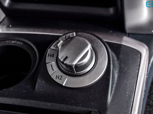 Used 2024 Toyota 4Runner SR5 AWD/4WD image 28