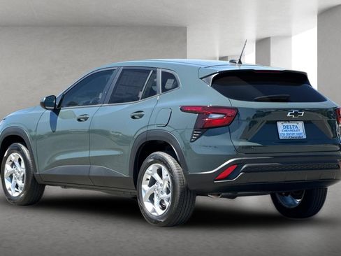 New 2026 Chevrolet Trax LS w/ LS Convenience Package FWD image 6