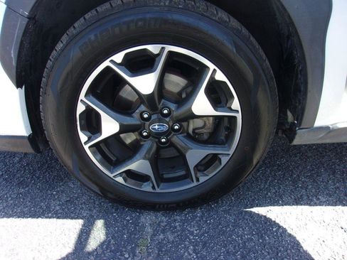 Used 2019 Subaru Crosstrek 2.0i w/ Eyesight System image 11