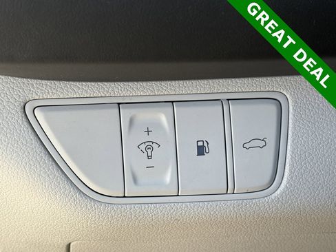 Used 2022 Genesis G70 2.0T w/ Prestige Package image 20