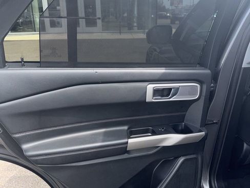 Used 2023 Ford Explorer Limited w/ Equipment Group 301A image 17