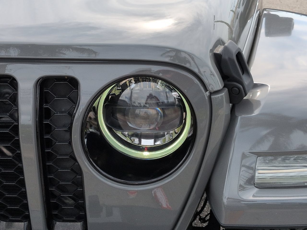 Used 2023 Jeep Gladiator Overland AWD/4WD image 10