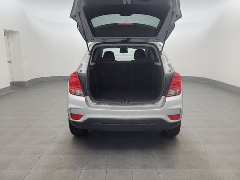 Used 2022 Chevrolet Trax LS w/ Tint and Cruise Package FWD image 29