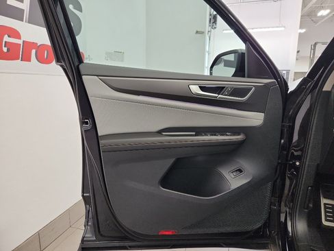 New 2026 Volkswagen Atlas Peak Edition AWD/4WD image 8