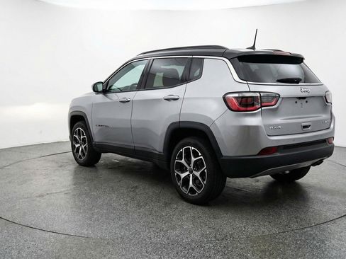 Used 2025 Jeep Compass Limited image 6