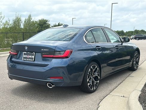 New 2025 BMW 330i Sedan w/ Premium Package image 8