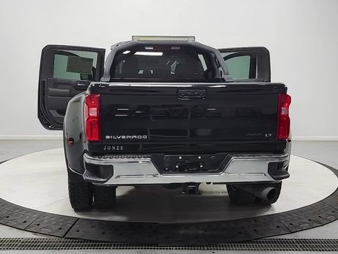 Used 2022 Chevrolet Silverado 3500 LT w/ Convenience Package AWD/4WD image 14