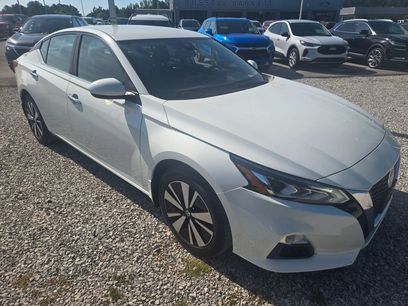 Used 2021 Nissan Altima 2.5 SV